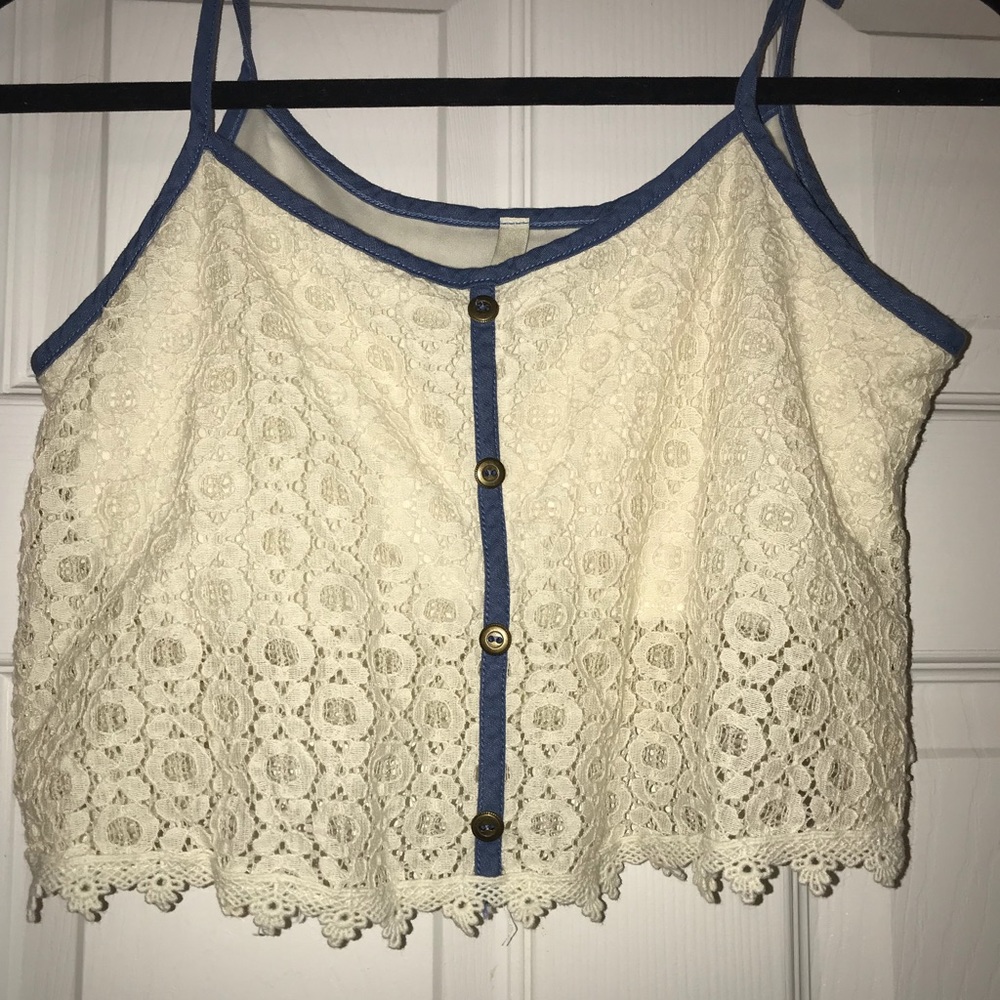 White cropped tank top (crochet)